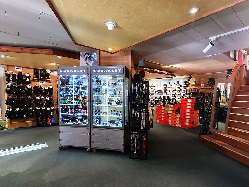 Verleihshop Riquet Sport Prelong in Centre Commercial Pré Long, 1 Rte de Pré-Long - La Salle-les-Alpes, Serre Chevalier Villeneuve