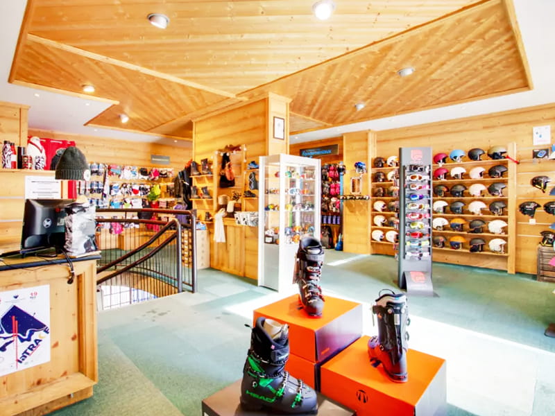 Verleihshop Ekosport-Rent Riquet Sport Aravet in Place de l'Aravet, Serre Chevalier Villeneuve