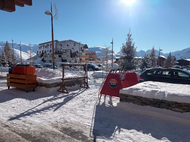 Verleihshop Cornerski in Place du Cognet - Immeuble le Karen, Alpe d’Huez